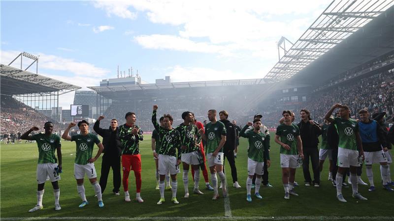 Erleichterung: Der VfL Wolfsburg ist in der Relegation.