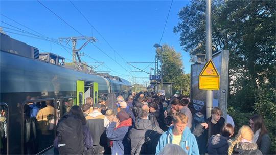 Erneut sorgen Signal- und Stellwerksprobleme für Beeinträchtigungen im Zugverkehr. (Symbolbild)