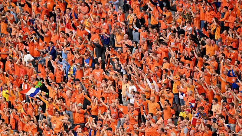 Erneut unterstützen viele niederländische Fans ihre Nationalmannschaft. 