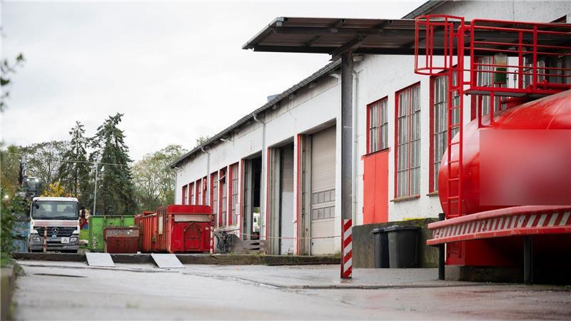 Nach Tod von Fabian Polizeiaktion bei Entsorgungsfirma Erneut war die Polizei im Fall des toten Fabian in der Region Güstrow sichtbar aktiv.
