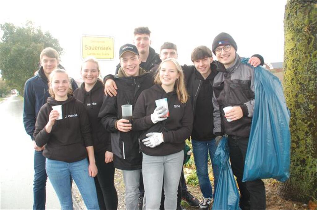 Erntefest der Dorfjugend in Sauensiek.