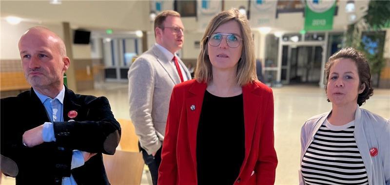 Ernüchterung bei der SPD um Spitzenkandidatin Frauke Langen (Mitte).