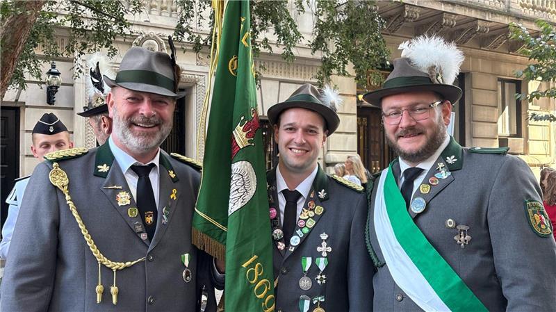 Eroberten New York (von links): Christian Seepolt, 1. Kommandeur Felix Benecke und 2. stellvertretender Kommandeur Torsten Kohnert.