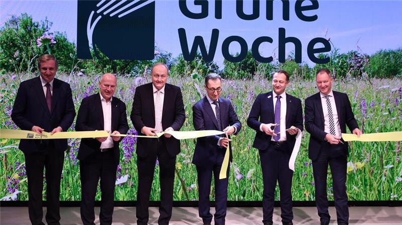 Eröffnung der Grünen Woche: Spitzenpolitiker und Landwirtschaftsexperten in Berlin