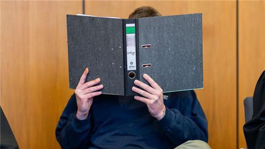 Erst Gift im Kaffee, dann 23 Schläge mit einem Eisenrohr: Nach dem Tod seiner Ex-Lebensgefährtin wird ein 41-Jähriger zu 13 Jahren Gefängnis verurteilt. (Archivbild)