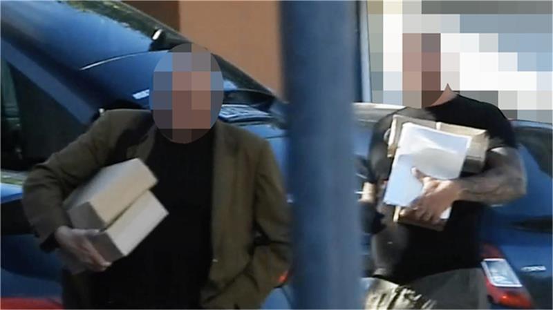 Cuxland-Redner sollte Minister der Reichsbürger werden Erst im August hatte der bekannte Reichsbürger Dr. Matthes H. (links) im Cuxland einen Vortrag gehalten. Foto: Archiv