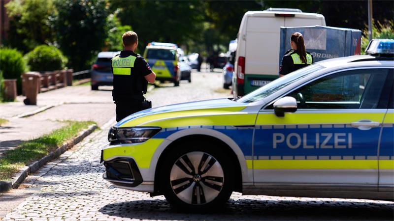Erst vor wenigen Tagen war die Polizei nach den tödlichen Schüssen an einer Jugendeinrichtung in Stade im Großeinsatz. (Archivbild)