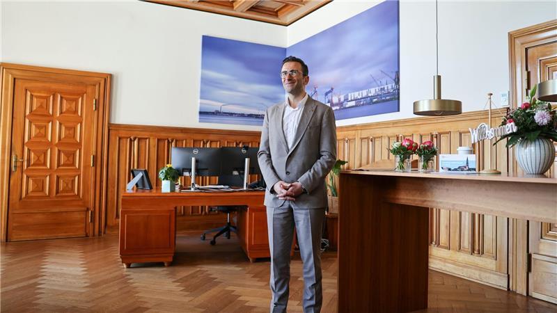 Erster Arbeitstag für Kiels Oberbürgermeister Yilmaz.