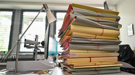 Erstmals blieben nach Angaben des Deutschen Richterbundes bundesweit mehr als 1,1 Million Fälle unbearbeitet. (Symbolbild)