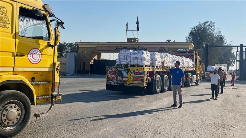 Erstmals seit Monaten lässt Israel humanitäre Hilfe in größerem Stil in den Gazastreifen. 