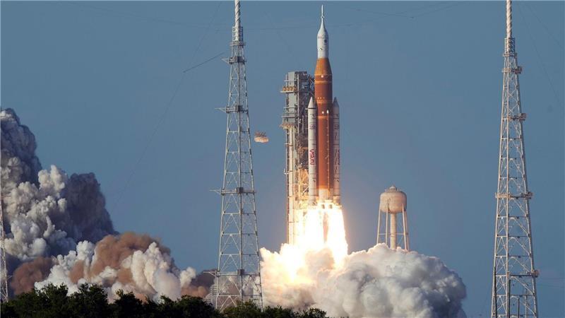 Erstmals seit mehr als 50 Jahren sind wieder Menschen auf dem Weg in die Nähe des Mondes.