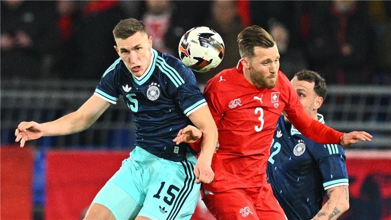 Erwischte keinen guten Abend: Nico Schlotterbeck (l.)