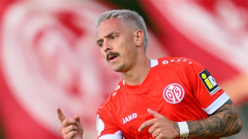 Gladbach, Mainz und Freiburg locker weiter - Union mit Mühe Erzielte vier Tore für die Mainzer: Stürmer Phillip Tietz.
