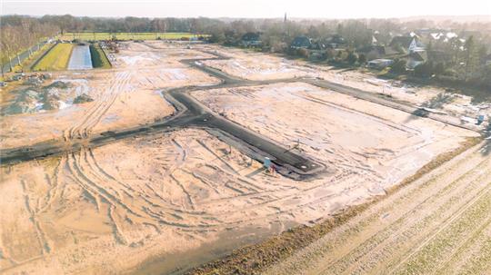 Es darf gebaut werden: Das Baugebiet Kranenburger Straße in Oldendorf ist erschlossen.