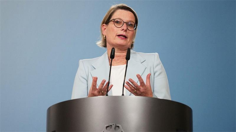 Es gehe bei der Reform nicht in erster Linie um den Schutz Einzelner, sondern auch um den Schutz des Gemeinwesens, sagt Bundesjustizministerin Stefanie Hubig (SPD).