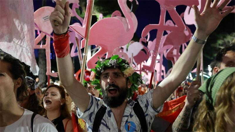 Albaniens „Flamingo-Revolution“ erweist sich als beharrlich Es geht auch um Brutgebiete der Flamingos - deshalb spricht man inzwischen von der „Flamingo-Revolution“ in Albanien. (Archivbild)