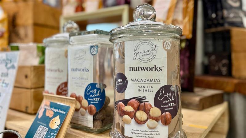 Supernuss Macadamia: Eine Australierin zum Anbeißen Es gibt Macadamia-Nüsse in vielen Variationen, auch zum Selber-Knacken.