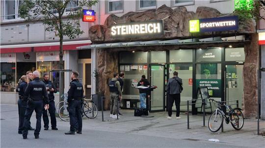 Es gibt drei Verletzte nach Schüssen in Gießen. 