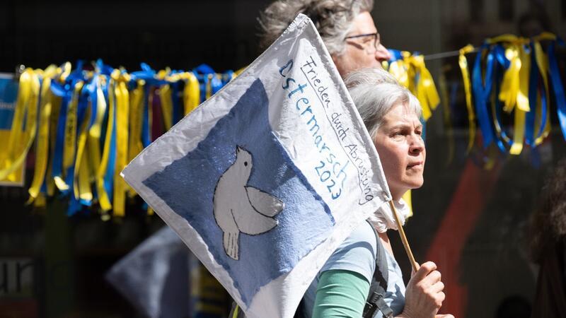 Ostermärsche: Linke warnt vor Vereinnahmung durch Rechte „Es gibt keine Friedenspolitik von Rechts.“