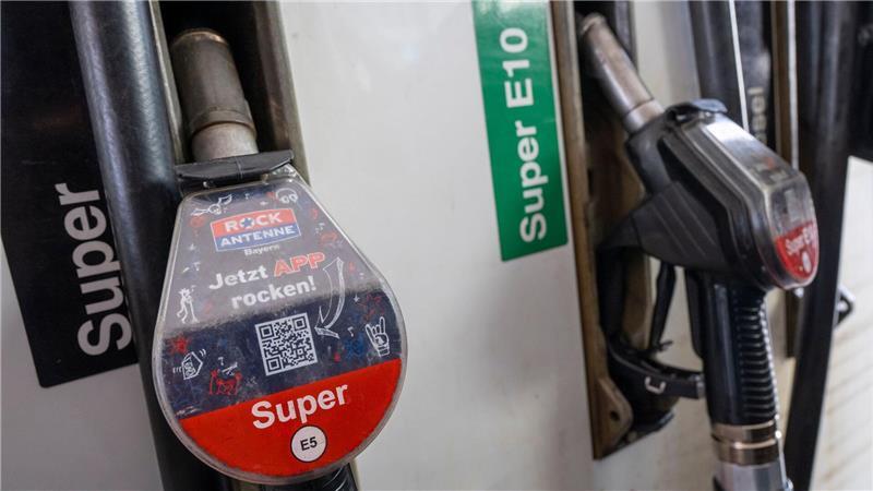 Trendwende: Menschen in Deutschland fahren wieder mehr Auto Es gibt mehr als doppelt so viele Benziner wie Diesel - trotzdem wird in Deutschland mehr Diesel verbraucht. (Archivbild)