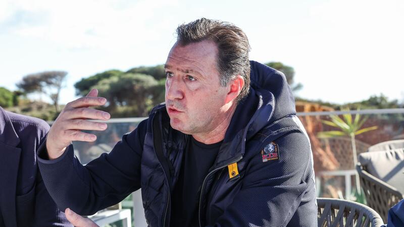 „Es gibt schon verschiedene Ideen“, sagt Schalkes neuer Sportdirektor Marc Wilmots über mögliche Winter-Transfers.