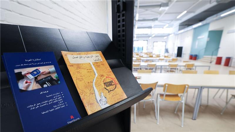 Es handelt sich dabei bislang um vier Personen, die einen entsprechenden Bescheid des BAMF erhalten haben.