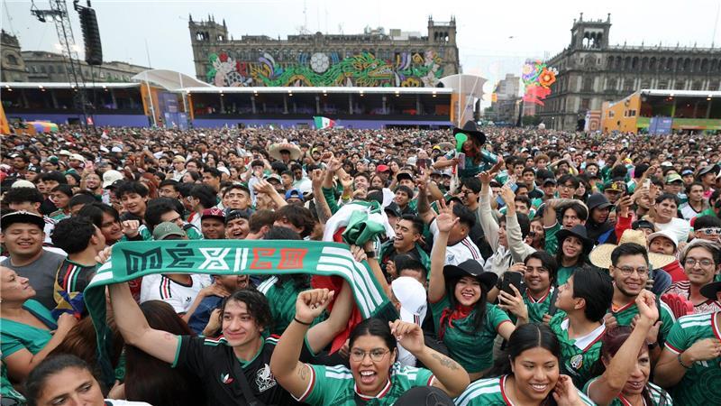 Mexikos WM-Fiesta geht weiter: Erstes Team in K.-o.-Runde Es herrscht immer Fußball-Ausnahmezustand, wenn El Tri spielt.