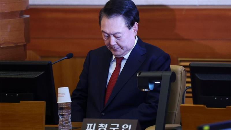 Südkoreas suspendierter Präsident erklärt sich vor Gericht Es ist das erste Mal in der Geschichte Südkoreas, dass ein Präsident persönlich zu einem Amtsenthebungsverfahren erscheint.