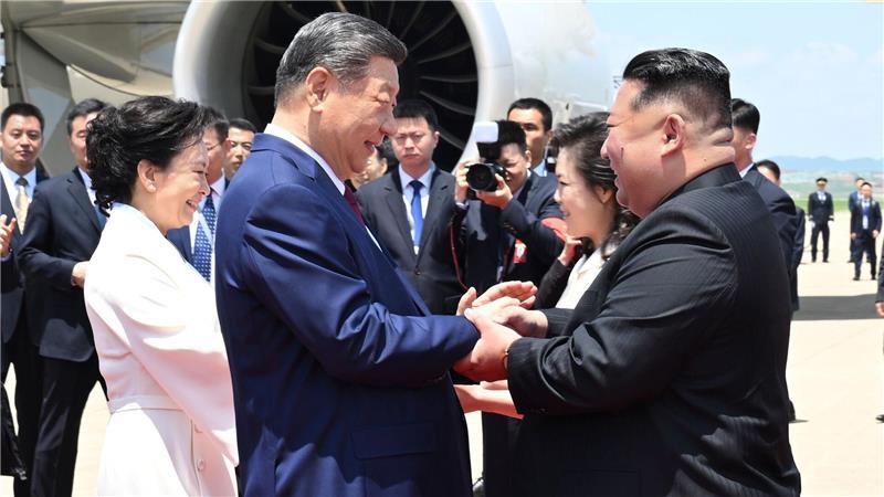Chinas Staatschef Xi sichert Nordkorea Unterstützung zu Es ist das erste Mal seit sieben Jahren, dass Chinas Staatschef Xi Jinping die nordkoreanische Hauptstadt besucht.