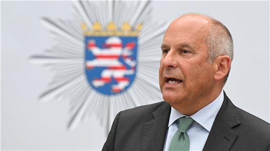 „Es ist der Polizei zu verdanken, dass es nicht zu weiteren Eskalationen gekommen ist“, sagt Poseck. 