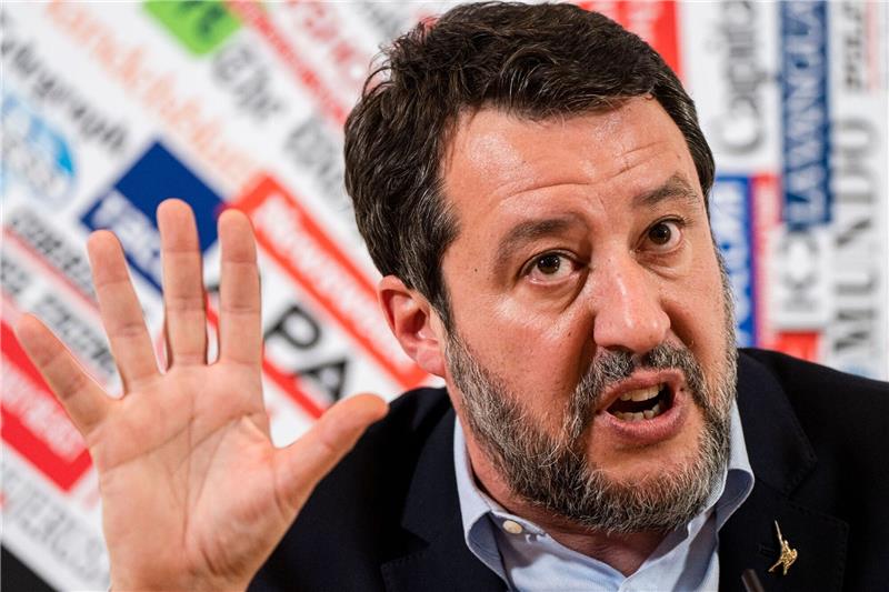 «Es ist keine spontane Episode, sie ist offensichtlich organisiert, finanziert und vorbereitet»: Italiens Vize-Regierungschef Matteo Salvini.