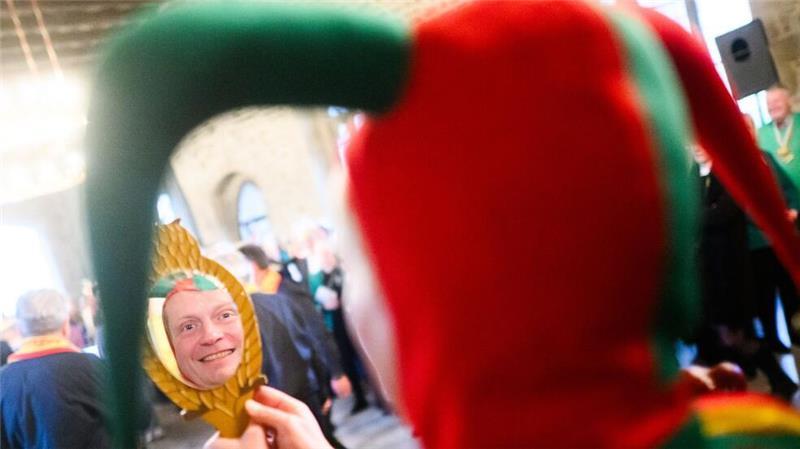 Prinzenproklamation: Karnevalssaison ist eingeläutet Es ist wieder Narrenzeit - auch in den Karnevalshochburgen des Nordens.