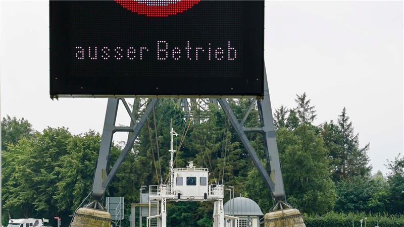 WSA: Rendsburger Schwebefähre fährt hoffentlich 2025 wieder Es kommt endlich wieder Bewegung in die seit März still stehende Schwebefähre in Rendsburg. Diese Woche sind erste Probefahrten vorgesehen. (Archivfoto)