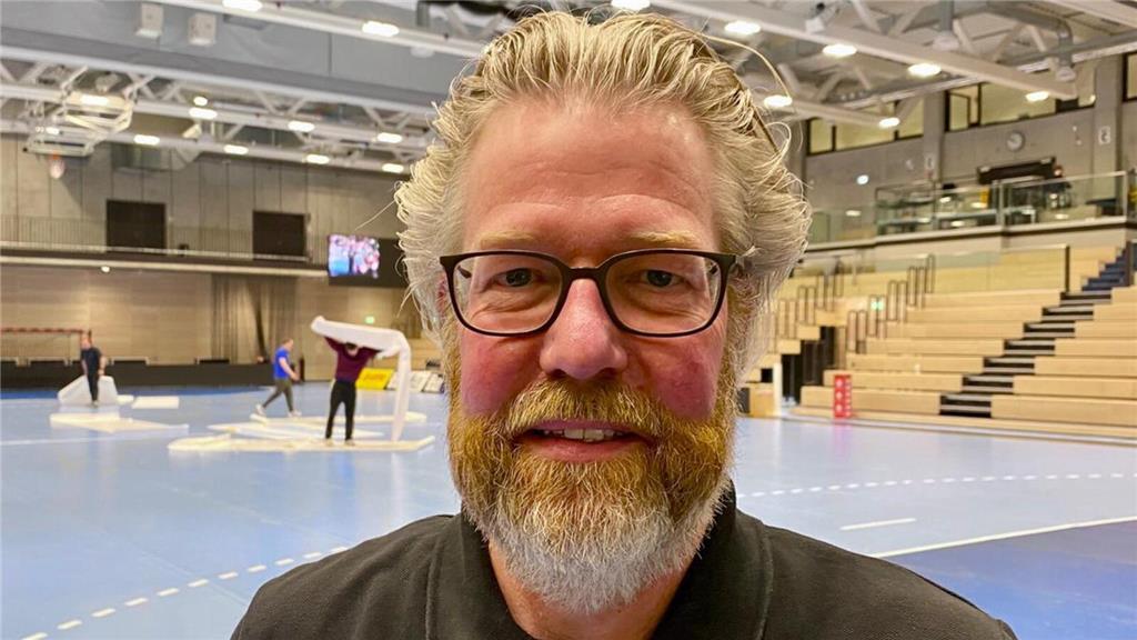 „Es macht echt Spaß, an Spieltagen in der Halle Nord beim Auf- und Abbau mitzuhe...