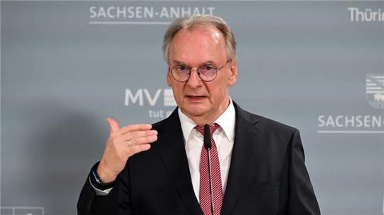 „Es muss jetzt eine Einladung ins Kanzleramt erfolgen“, sagt Sachsen-Anhalts Ministerpräsident Reiner Haseloff.