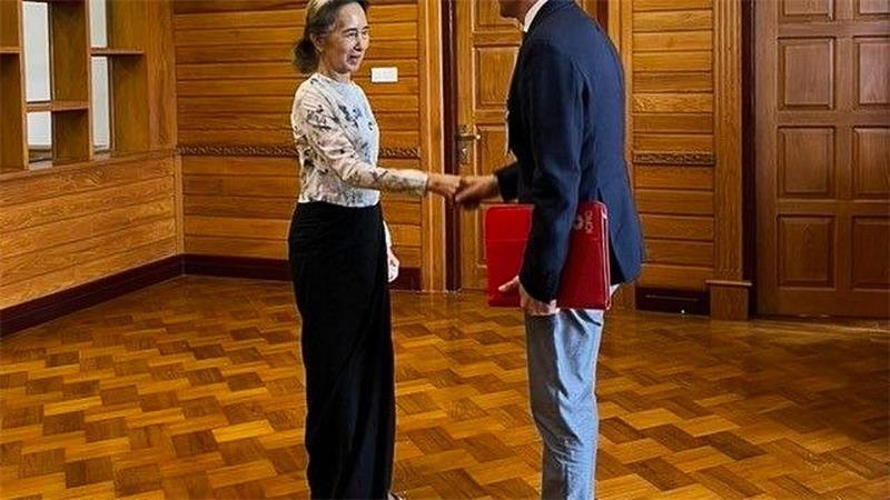Es war das erste Treffen mit einem ausländischen Vertreter seit dem Putsch vor fünfeinhalb Jahren.