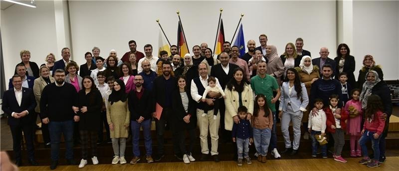 Landkreis Stade bürgert 34 Menschen ein Es war die 27. Einbürgerungsfeier im Landkreis Stade. Zuletzt fiel die Zeremonie immer wieder der Corona-Pandemie zum Opfer. Foto: Landkreis Stade