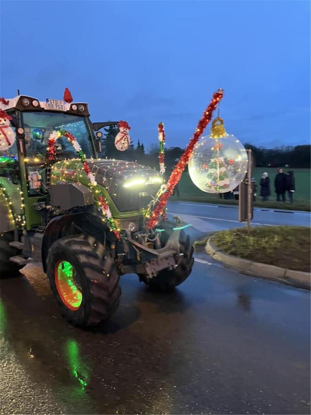 "Es war einfach mega schön. Und es waren dies Jahr mehr geschmückte Trecker unte...