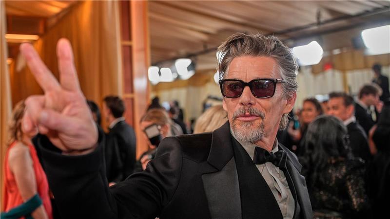 Ethan Hawke - inzwischen 55 - hat jetzt einen daddyhaften grauen Henriquatre-Bart. (Archivbild)