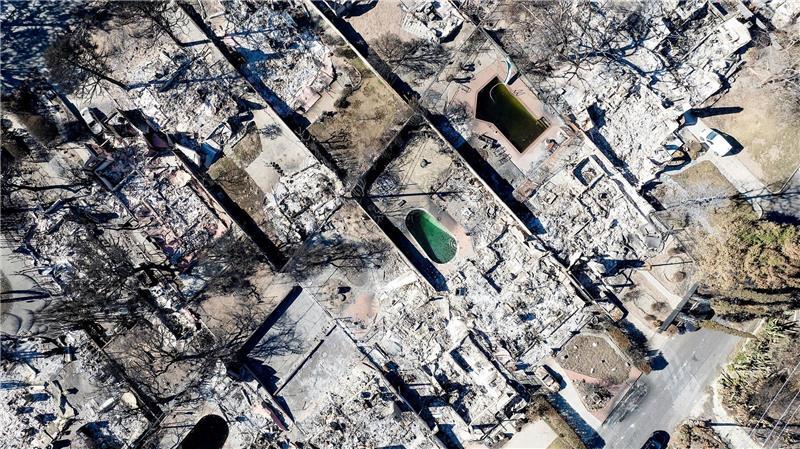 100 Tage nach dem Inferno - ein langer Weg für Los Angeles Etliche Wochen nach den Feuern wurden noch menschliche Überreste gefunden.