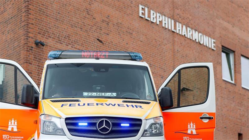 Etwa 40 Einsatzkräfte der Berufsfeuerwehr und des Rettungsdienstes waren vor Ort.