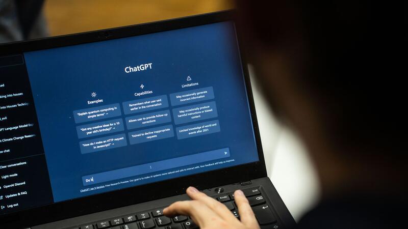Etwa jeder fünfte Deutsche hat schonmal ChatGPT oder andere KI-Systeme zur politischen Informationsbeschaffung benutzt. (Archivbild)