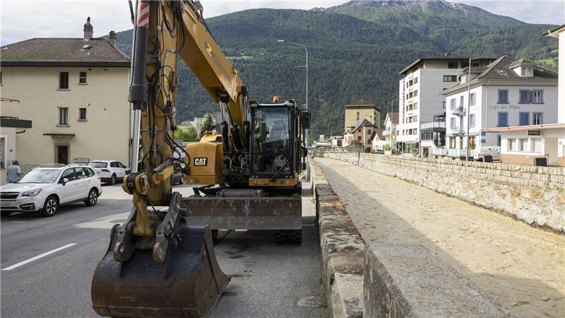Nach Gletscherabbruch: Gestauter See läuft ab Etwaiges Schwemmmaterial soll schnell aus der Lonza genommen werden, um Blockaden zu verhindern