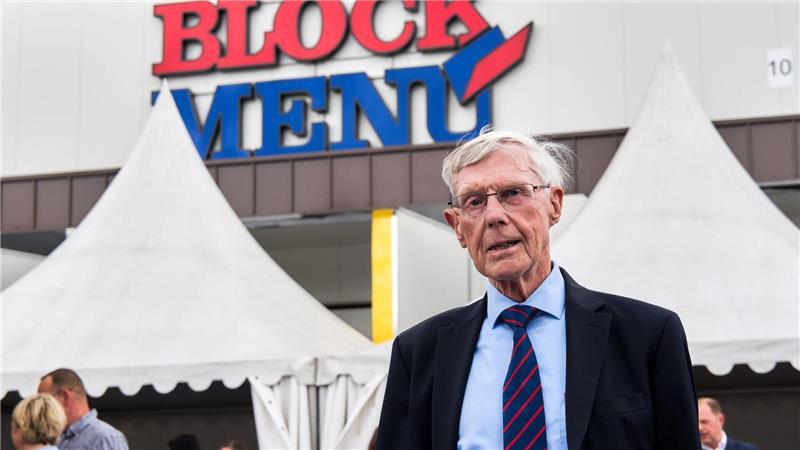 Block Menü feiert Jubiläum in Zarrentin - Anbau eingeweiht Eugen Block bei der Jubiläumsveranstaltung „30 Jahre Block Menü“ in Zarrentin.