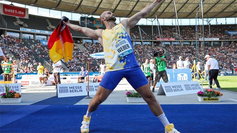Europameister Julian Weber gewann in Berlin das Speerwerfen.