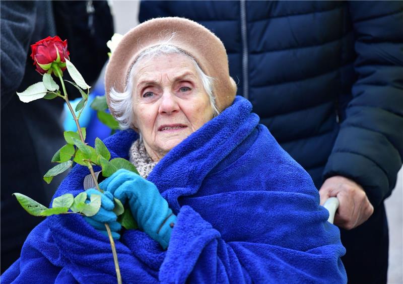 Holocaust-Überlebende Éva Fahidi-Pusztai gestorben Eva Fahidi wurde als 18-Jährige nach Auschwitz deportiert.