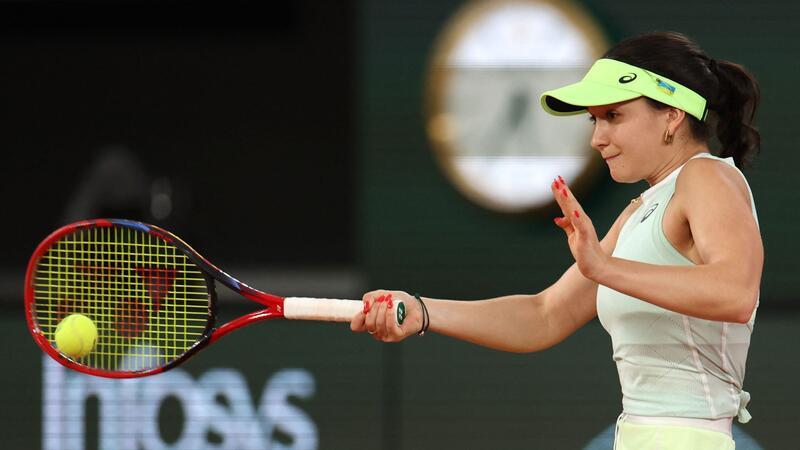 Lys mit Humor über French-Open-Aus: „Leider kein Höhenflug“ Eva Lys spielt einen Vorhand-Return.