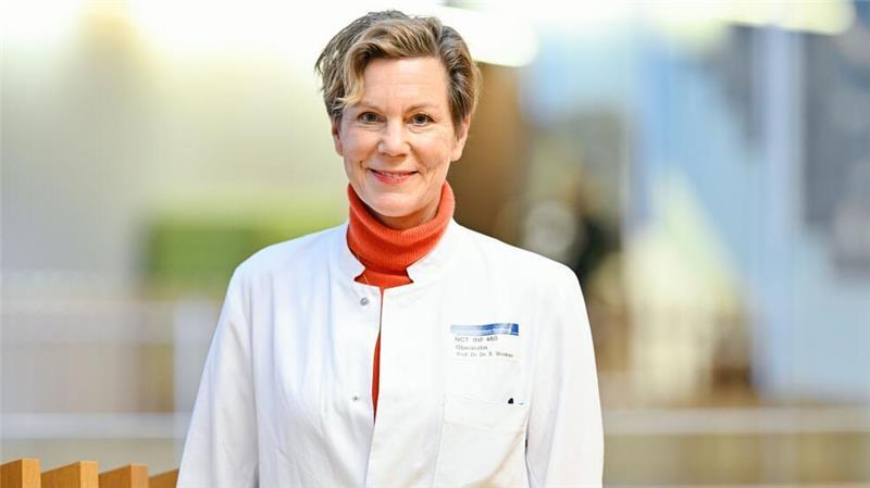 Eva Winkler, Geschäftsführende Direktorin des Nationalen Centrums für Tumorerkrankungen (NCT), ist die Sprecherin des Forschungsverbundes für das Projekt New Lives zum Genomischen Neugeborenen-Screening. 