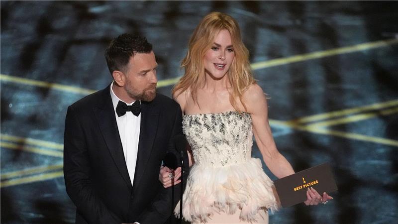 Ewan McGregor ist Vollbartträger und durfte dieses Jahr mit „Moulin Rouge„-Kollegin Nicole Kidman die wichtigste Oscar-Kategorie „Best Picture“ präsentieren. (Archivbild)