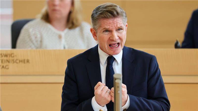 Ex-Gesundheitsminister Heiner Garg (FDP) fordert Nachbesserungen für Hebammen. (Archivbild)